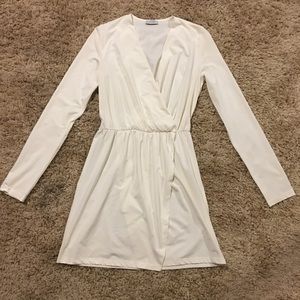 White Long Sleeve Tobi Cocktail Dress size Medium